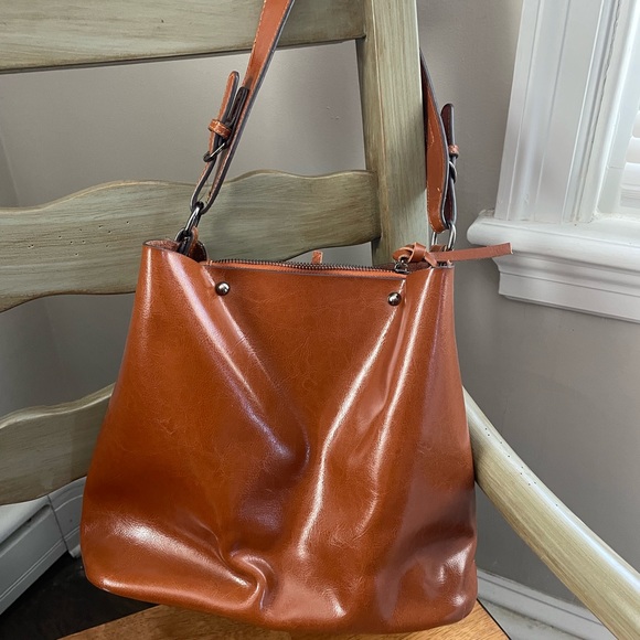 Genuine leather, artisan shoulder bag - Picture 2 of 6